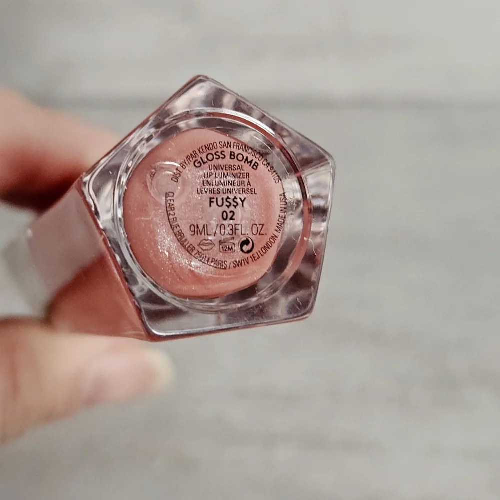 Fenty Beauty Gloss Bomb Fussy 02 New